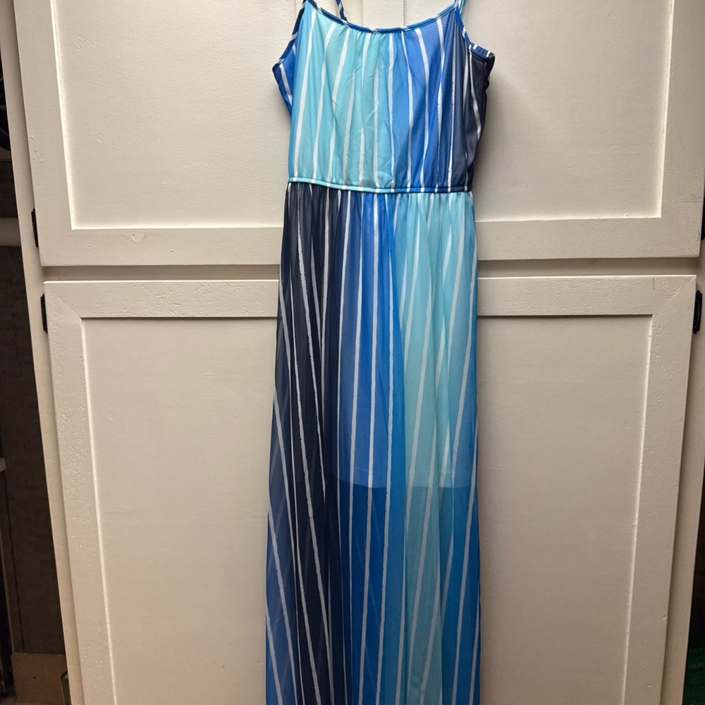 Studio Y Striped Maxi Dress Size Medium Blue/white